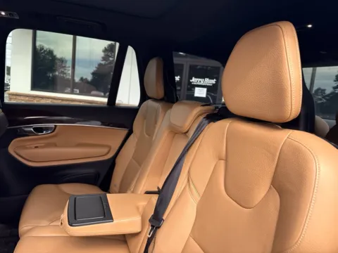 More photos of 2019 Volvo XC90 T6 Momentum at Jerry Hunt Supercenter - Lexington, NC