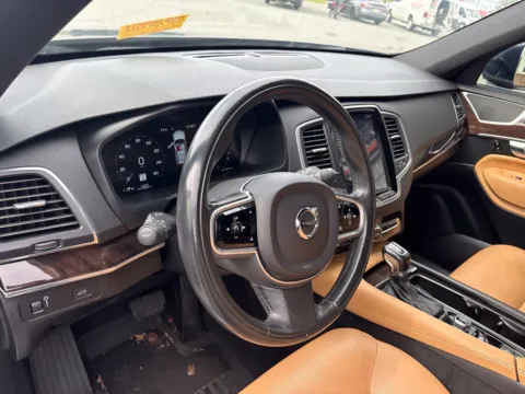 More photos of 2019 Volvo XC90 T6 Momentum at Jerry Hunt Supercenter - Lexington, NC
