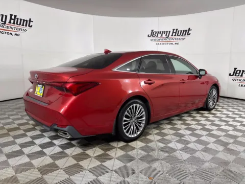 More photos of 2022 Toyota Avalon Limited at Jerry Hunt Supercenter - Lexington, NC