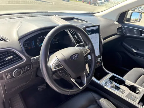 More photos of 2024 Ford Edge SEL at Jerry Hunt Supercenter - Lexington, NC