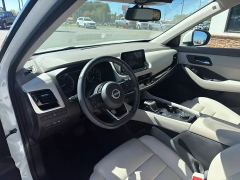 More photos of 2023 Nissan Rogue SL at Jerry Hunt Supercenter - Lexington, NC