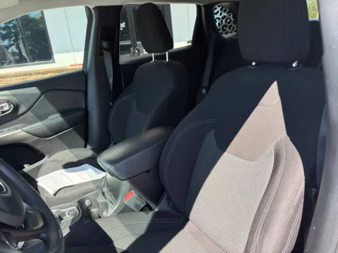 Another view of 2021 Jeep Cherokee Latitude for sale in Lexington, NC at Jerry Hunt Supercenter - Lexington