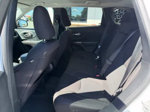 More photos of 2021 Jeep Cherokee Latitude at Jerry Hunt Supercenter - Lexington, NC