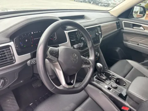 More photos of 2023 Volkswagen Atlas SEL at Jerry Hunt Supercenter - Lexington, NC