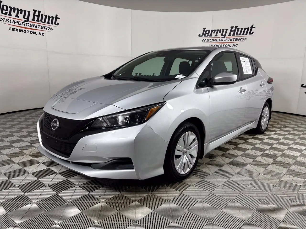 2025 Nissan Leaf