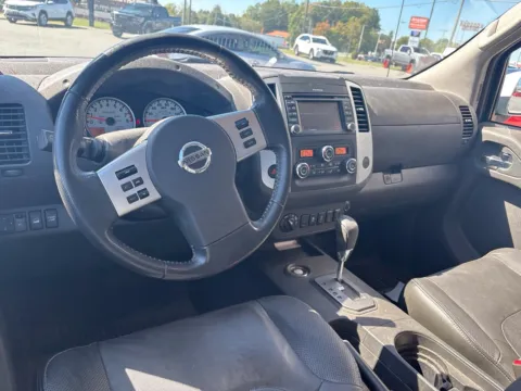 More photos of 2020 Nissan Frontier PRO-4X at Jerry Hunt Supercenter - Lexington, NC
