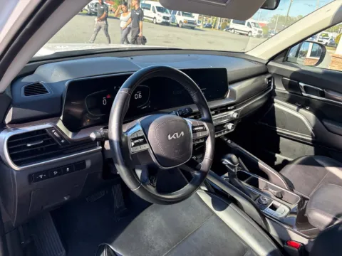 More photos of 2024 Kia Telluride S at Jerry Hunt Supercenter - Lexington, NC