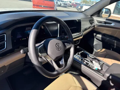 More photos of 2025 Volkswagen Atlas Cross Sport 2.0T SE w/Technology at Jerry Hunt Supercenter - Lexington, NC
