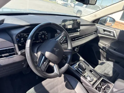 More photos of 2024 Mitsubishi Outlander SE at Jerry Hunt Supercenter - Lexington, NC