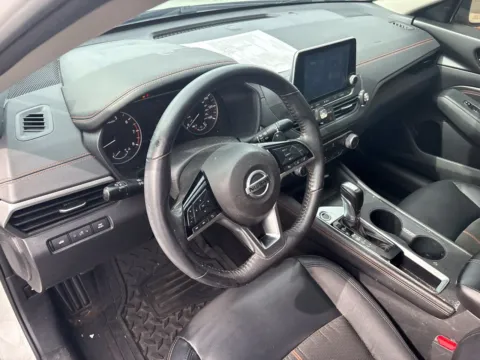 More photos of 2020 Nissan Altima 2.5 SR at Jerry Hunt Supercenter - Lexington, NC