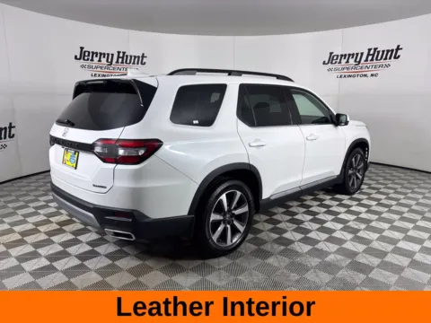 More photos of 2025 Honda Pilot Touring at Jerry Hunt Supercenter - Lexington, NC