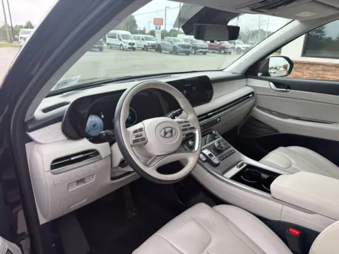 More photos of 2024 Hyundai Palisade Calligraphy at Jerry Hunt Supercenter - Lexington, NC