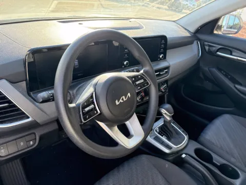 More photos of 2024 Kia Seltos LX at Jerry Hunt Supercenter - Lexington, NC