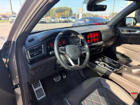 More photos of 2024 Volkswagen Atlas Cross Sport 2.0T SEL Premium R-Line at Jerry Hunt Supercenter - Lexington, NC