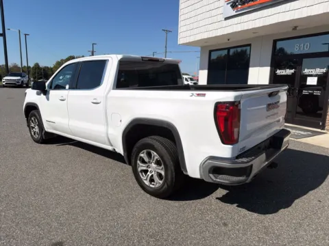 More photos of 2023 GMC Sierra 1500 SLE at Jerry Hunt Supercenter - Lexington, NC