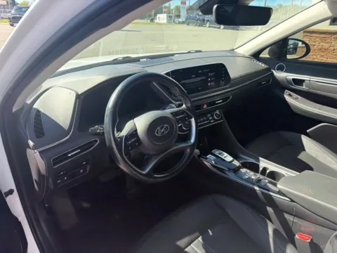 More photos of 2023 Hyundai Sonata Limited at Jerry Hunt Supercenter - Lexington, NC