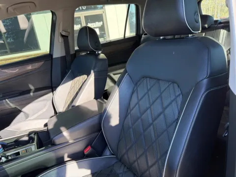 Another view of 2025 Volkswagen Atlas 2.0T SEL Premium R-Line for sale in Lexington, NC at Jerry Hunt Supercenter - Lexington