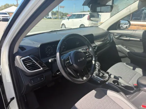 More photos of 2024 Kia Seltos S at Jerry Hunt Supercenter - Lexington, NC