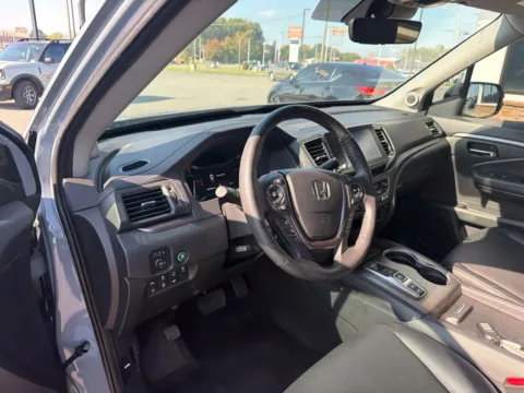 More photos of 2023 Honda Ridgeline RTL-E at Jerry Hunt Supercenter - Lexington, NC