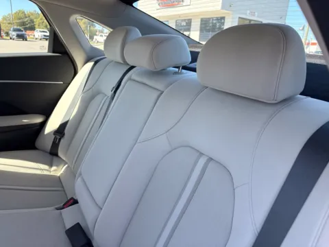 More photos of 2025 Hyundai Sonata SEL Convenience at Jerry Hunt Supercenter - Lexington, NC