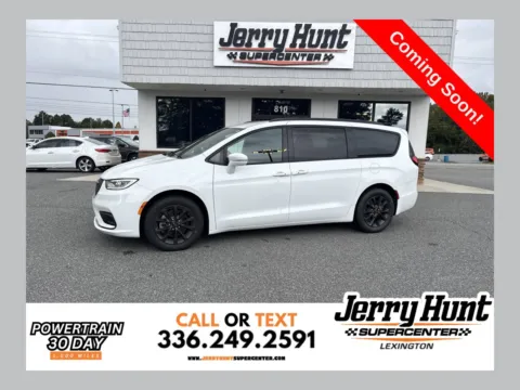 White 2021 Chrysler Pacifica Touring for sale in Lexington, NC