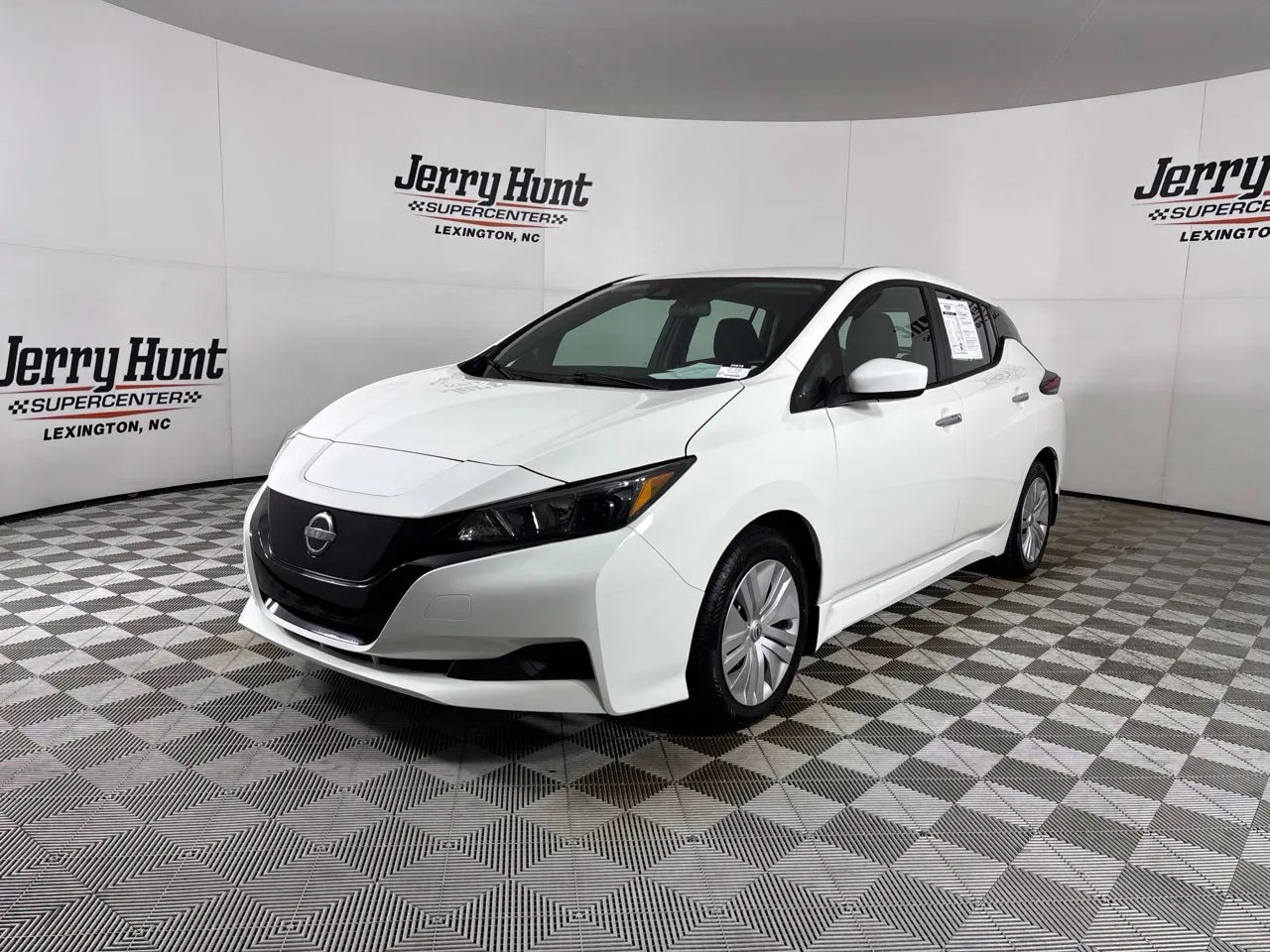 2025 Nissan Leaf