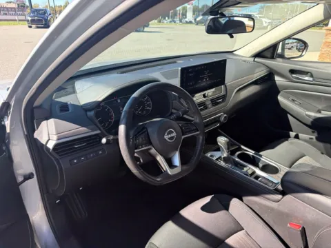 More photos of 2024 Nissan Altima 2.5 SV at Jerry Hunt Supercenter - Lexington, NC
