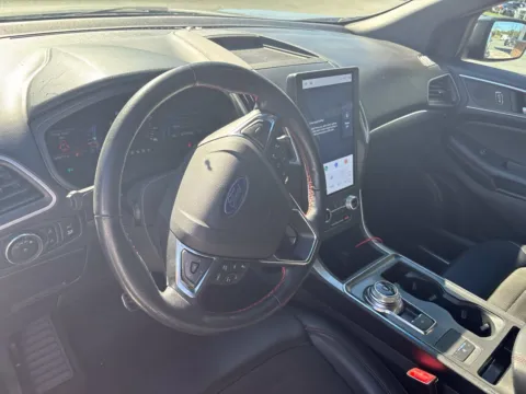 More photos of 2022 Ford Edge ST Line at Jerry Hunt Supercenter - Lexington, NC