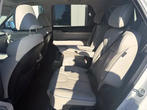 More photos of 2023 Hyundai Palisade Calligraphy at Jerry Hunt Supercenter - Lexington, NC