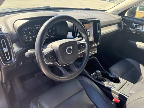 More photos of 2019 Volvo XC40 Momentum at Jerry Hunt Supercenter - Lexington, NC