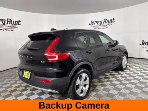 More photos of 2019 Volvo XC40 Momentum at Jerry Hunt Supercenter - Lexington, NC