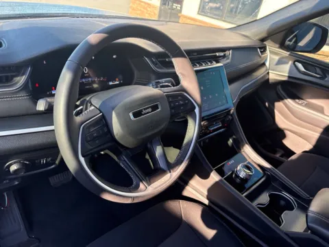 More photos of 2025 Jeep Grand Cherokee L Laredo at Jerry Hunt Supercenter - Lexington, NC