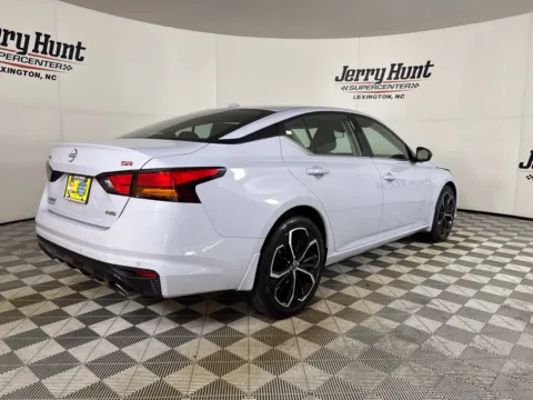 More photos of 2023 Nissan Altima 2.5 SR at Jerry Hunt Supercenter - Lexington, NC