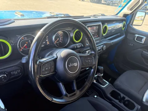More photos of 2022 Jeep Gladiator Sport at Jerry Hunt Supercenter - Lexington, NC