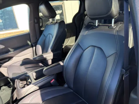 Another view of 2026 Chrysler Pacifica Select for sale in Lexington, NC at Jerry Hunt Supercenter - Lexington