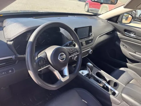 More photos of 2021 Nissan Altima 2.5 S at Jerry Hunt Supercenter - Lexington, NC