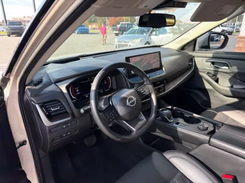 More photos of 2025 Nissan Rogue Platinum at Jerry Hunt Supercenter - Lexington, NC