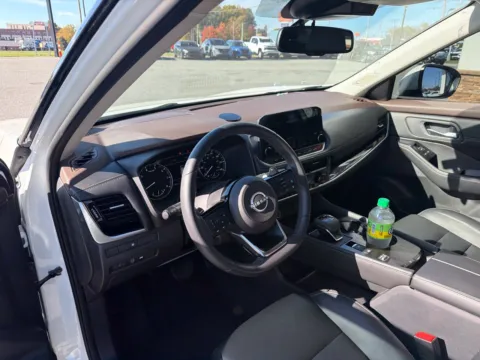 More photos of 2023 Nissan Rogue SL at Jerry Hunt Supercenter - Lexington, NC