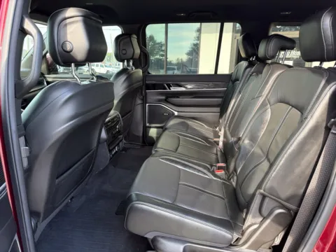 More photos of 2022 Jeep Wagoneer Series II at Jerry Hunt Supercenter - Lexington, NC