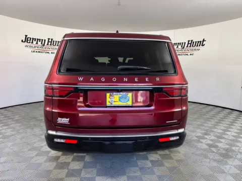 More photos of 2022 Jeep Wagoneer Series II at Jerry Hunt Supercenter - Lexington, NC