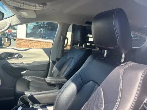 Photos of 2024 Chrysler Pacifica Hybrid Select for sale in Lexington, NC at Jerry Hunt Supercenter - Lexington