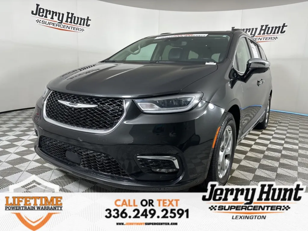 Used 2022 Chrysler Pacifica Limited for sale in Lexington, NC at
