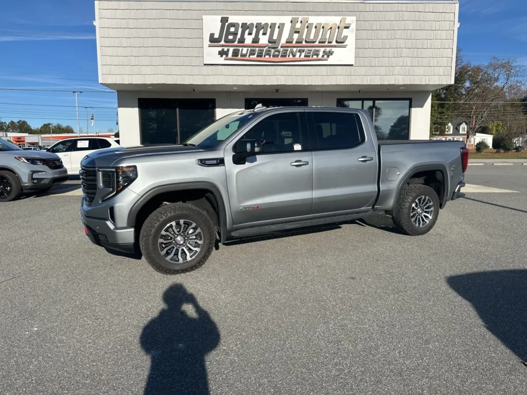 サリー様確認用　GMCモーターホーム Used 2023 GMC Sierra 1500 AT4 for sale in Lexington, NC at Jerry