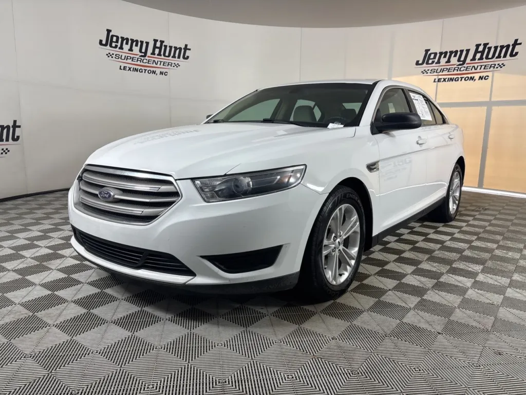 2017 Ford Taurus SE for sale in Lexington, NC