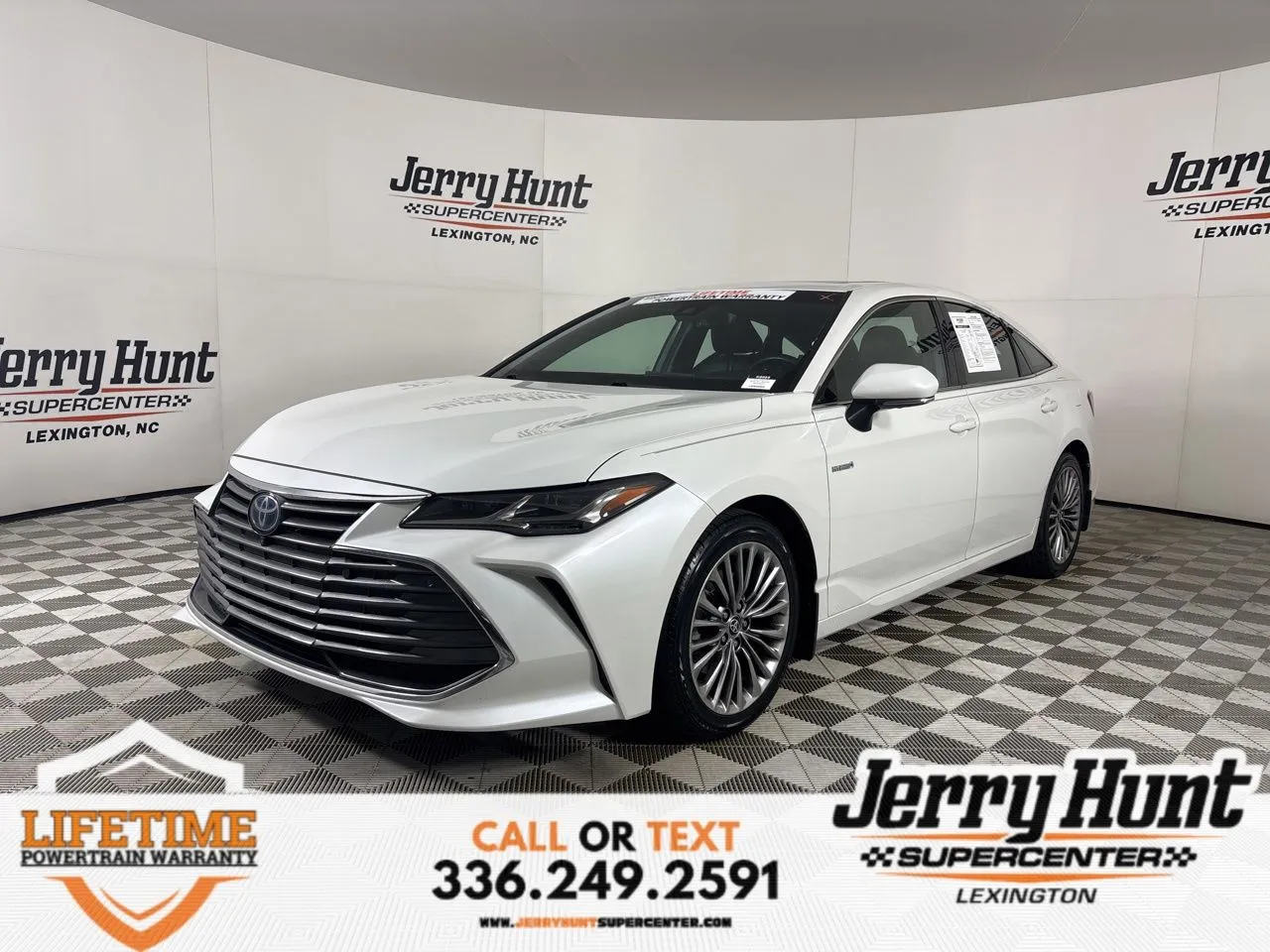 White 2021 Toyota Avalon Hybrid Limited for sale in Lexington, NC