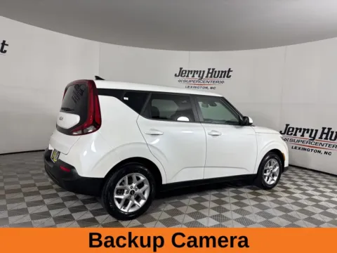 More photos of 2022 Kia Soul LX at Jerry Hunt Supercenter - Lexington, NC