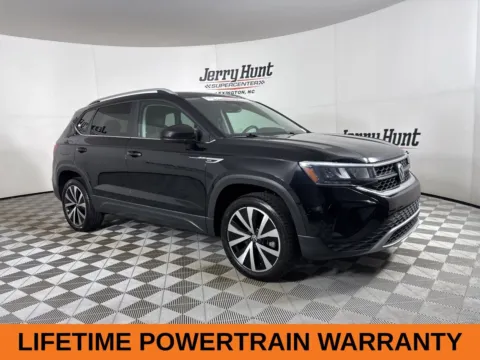 More photos of 2022 Volkswagen Taos 1.5T SE at Jerry Hunt Supercenter - Lexington, NC