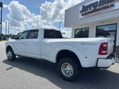 More photos of 2022 Ram 3500 Laramie at Jerry Hunt Supercenter - Lexington, NC