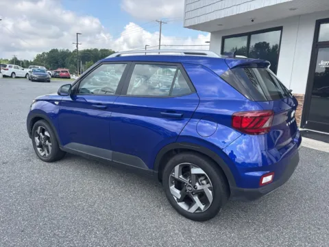More photos of 2022 Hyundai Venue Limited at Jerry Hunt Supercenter - Lexington, NC