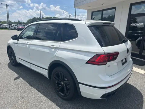 More photos of 2024 Volkswagen Tiguan 2.0T SE R-Line Black at Jerry Hunt Supercenter - Lexington, NC